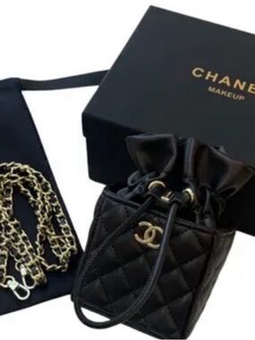 GWP-CHANEL Black Quilted Mini Drawstring Bucket Bag with Gold Chain Strap